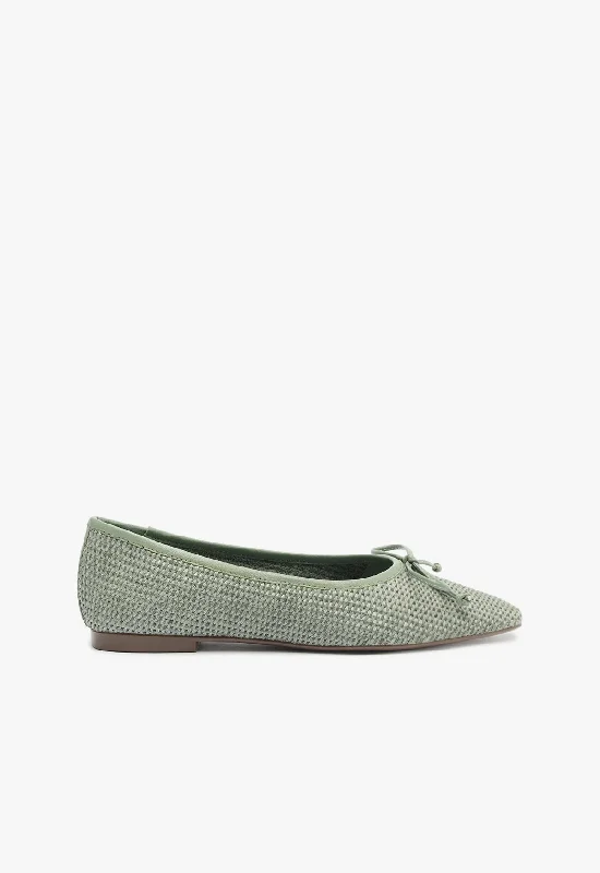 Arissa Straw Flat